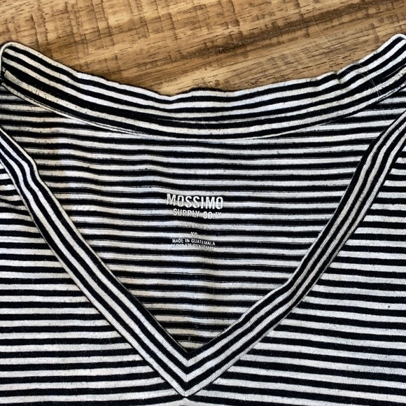 Stripped T-shirt - Picture 2 of 3